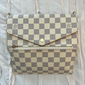 Louis Vuitton DUPLICATE